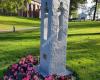 Memorial monument